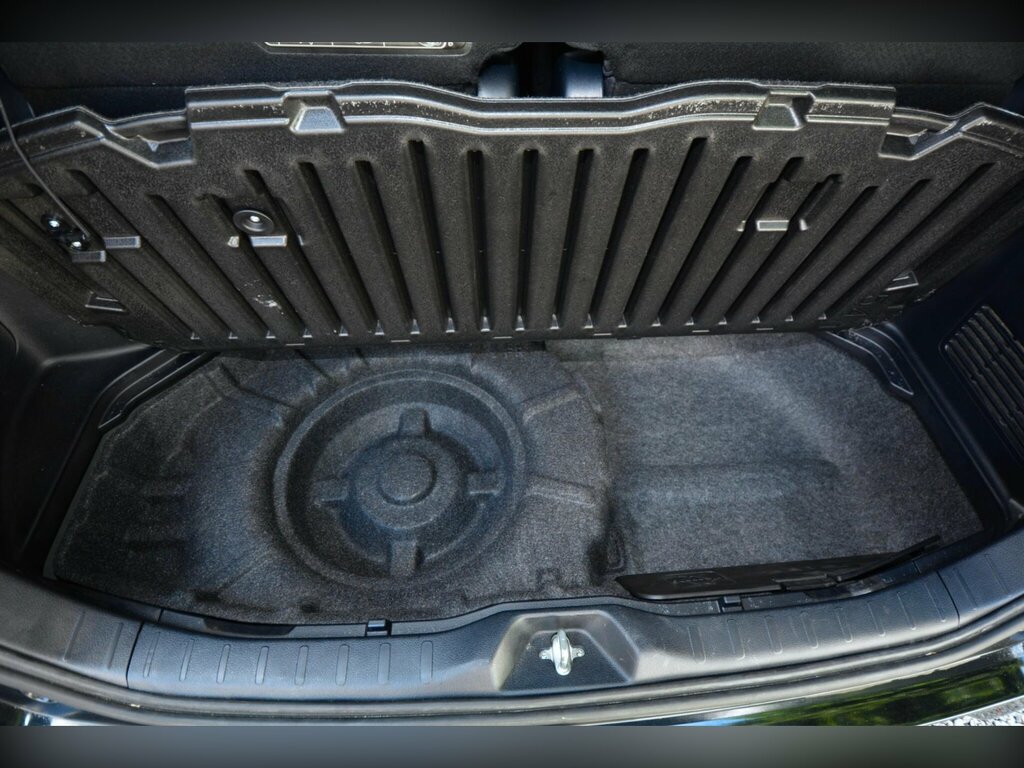 Toyota Voxy 1.8 Hybrid Blue #38