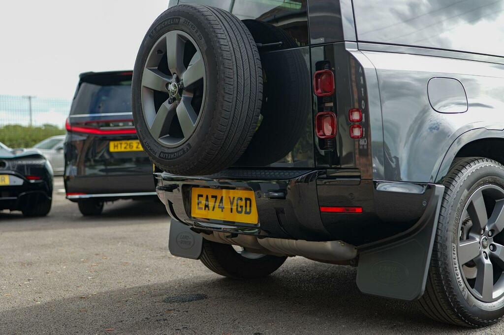 Land Rover Defender 90 X-dynamic Hse Black #8