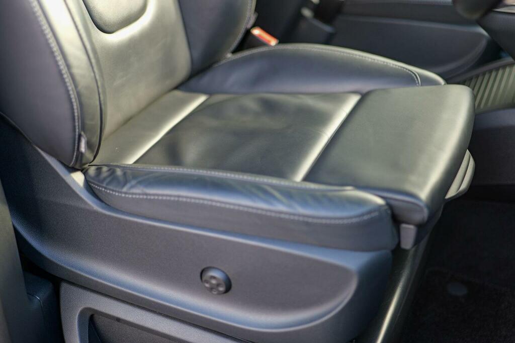 Mercedes-Benz V Class 2L Amg Line Grey #20
