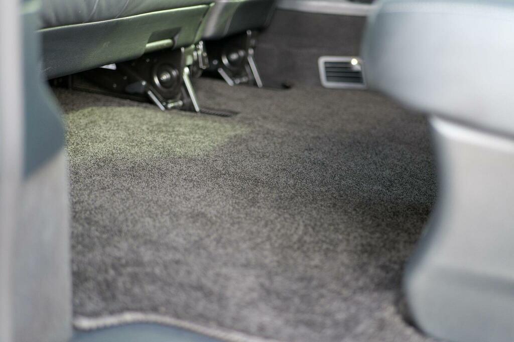 Mercedes-Benz V Class 2L Amg Line Grey #31