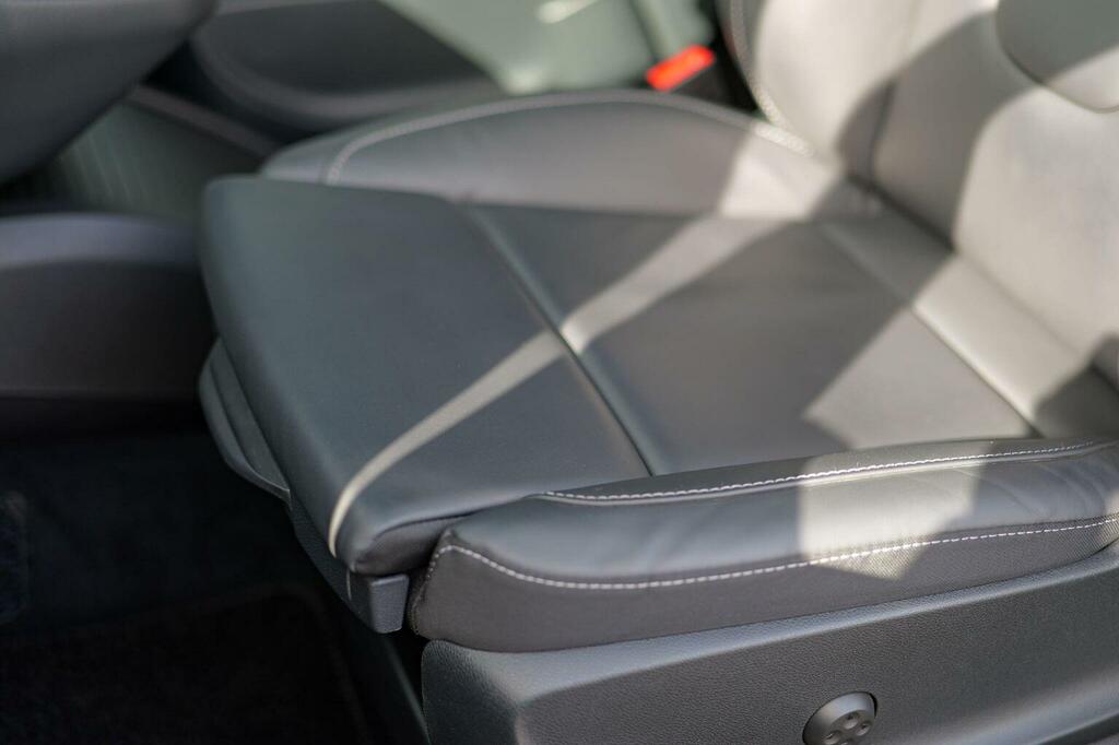 Mercedes-Benz V Class 2L Amg Line Grey #22