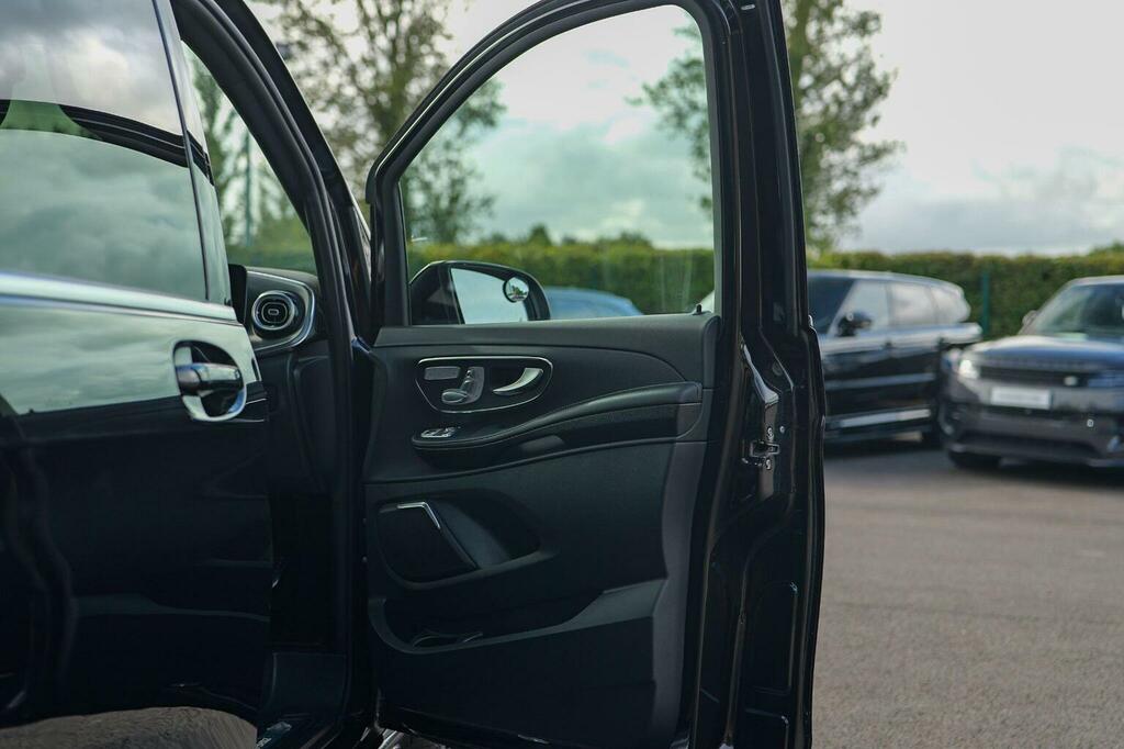 Mercedes-Benz V Class 2L Amg Line Grey #32