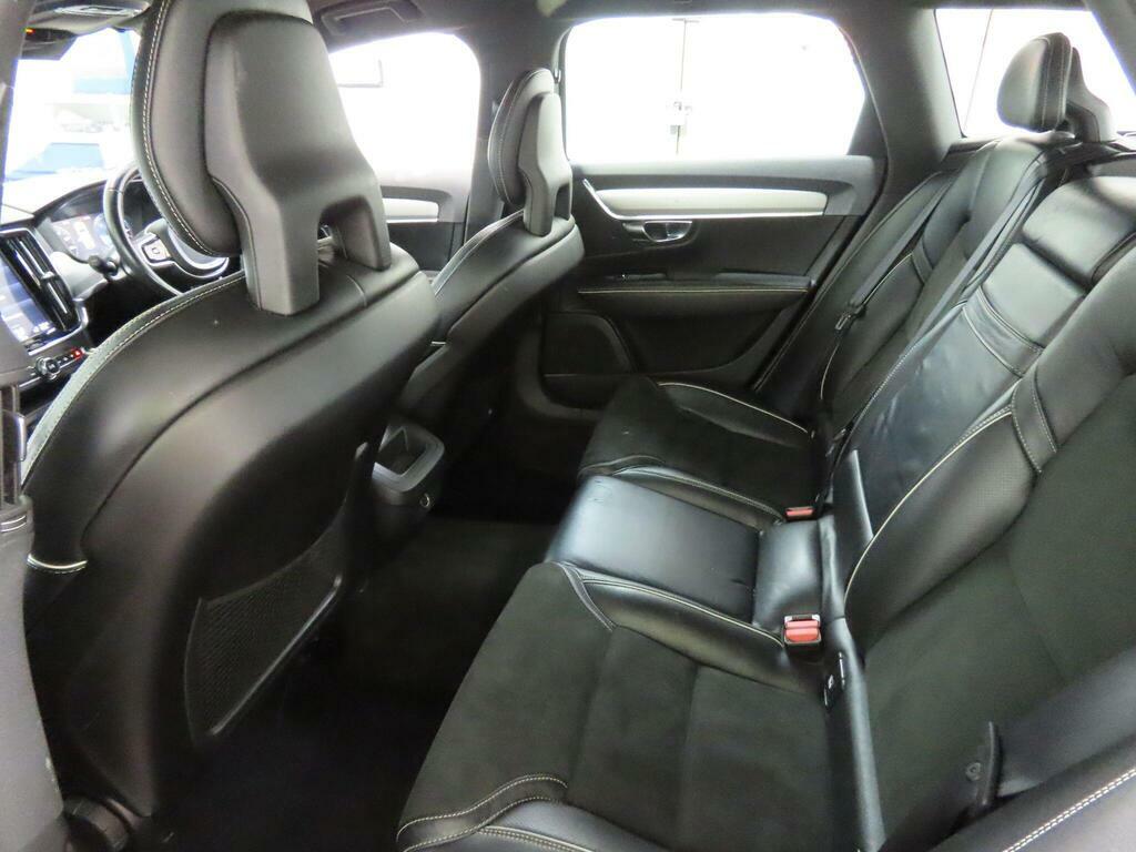 Volvo V90 D4 Momentum Blue #11