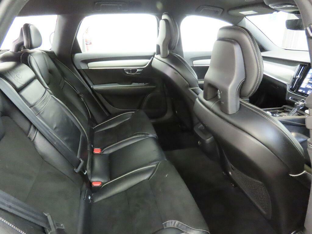 Volvo V90 D4 Momentum Blue #10