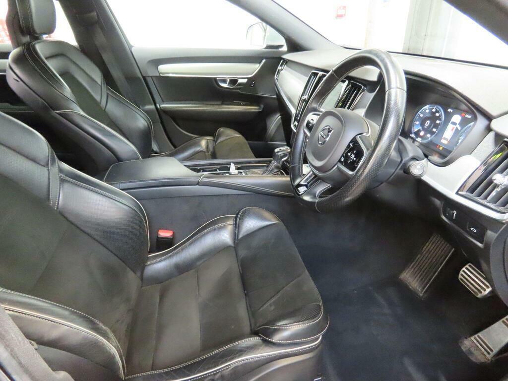 Volvo V90 D4 Momentum Blue #7