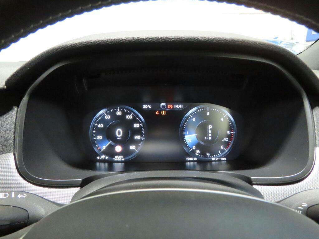 Volvo V90 D4 Momentum Blue #9