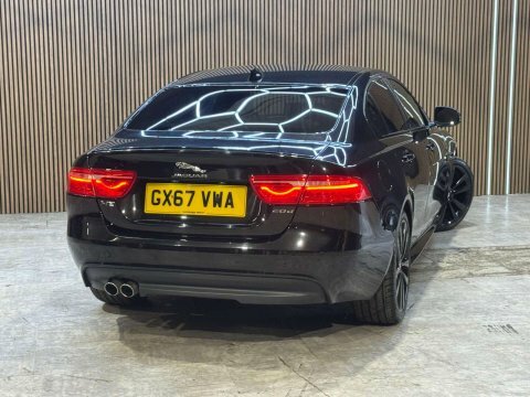 Jaguar XE 2.0 Xe R-sport Black #4