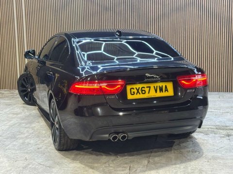 Jaguar XE 2.0 Xe R-sport Black #2