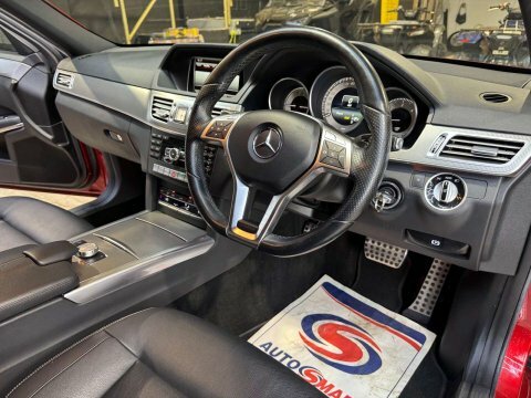 Mercedes-Benz E Class 2.1 E220 Amg Red #3