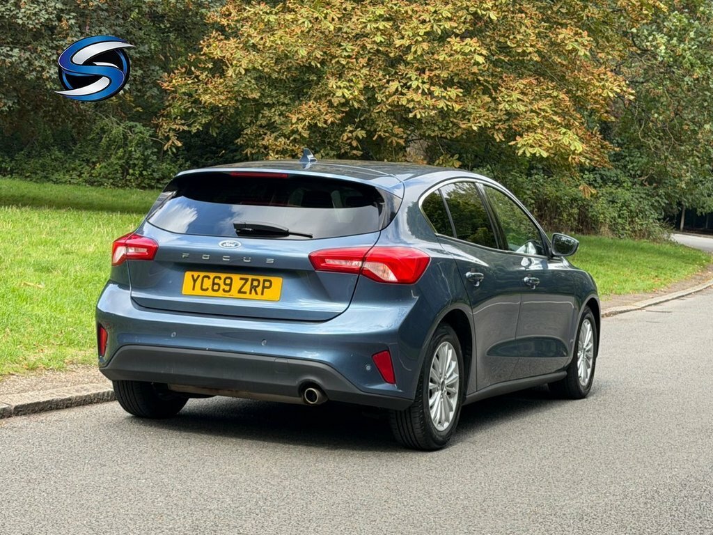 Ford Focus 1L Titanium Blue #5