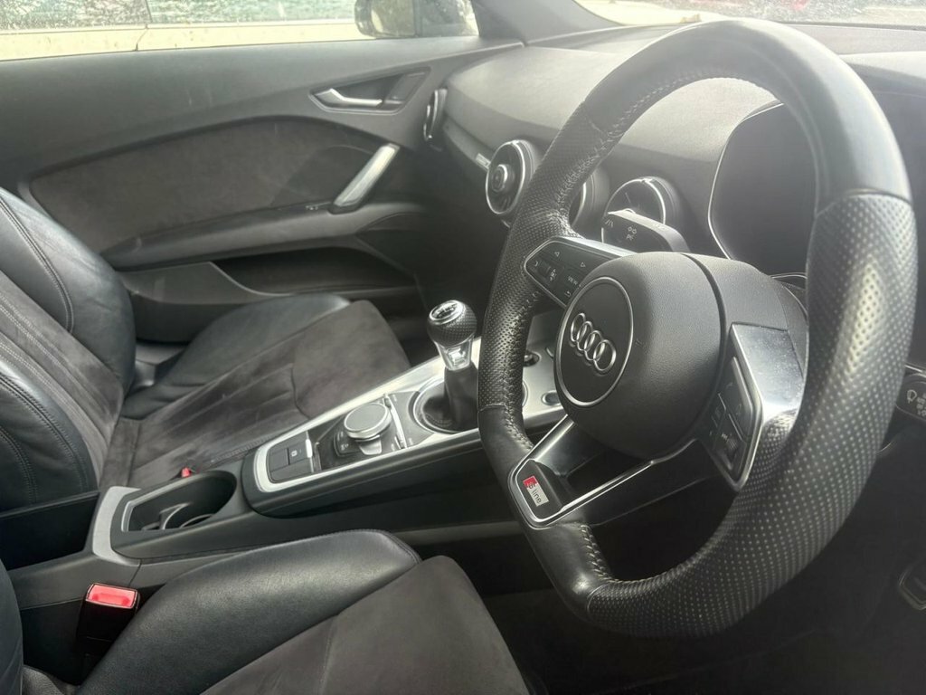 Audi TT 2L S Line Black #2