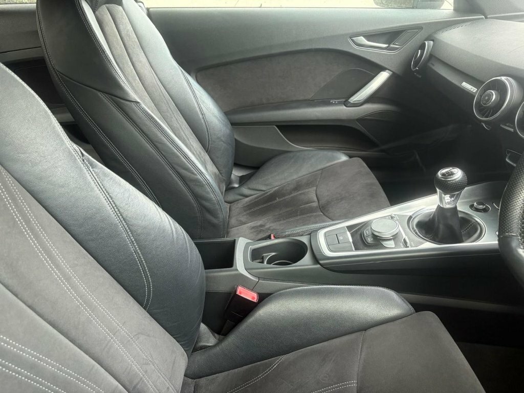 Audi TT 2L S Line Black #4