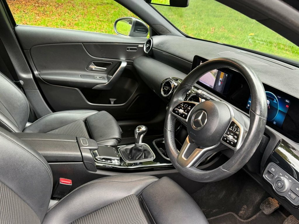Mercedes-Benz A Class 1.3L Sport Black #2