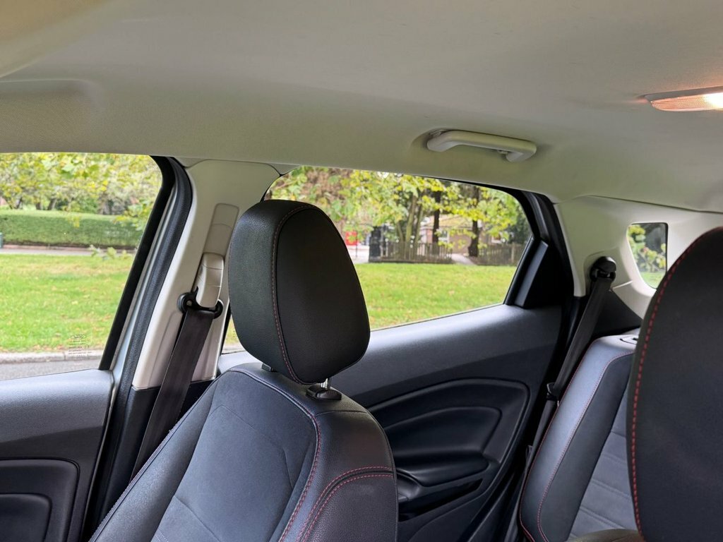 Ford Ecosport Titanium White #17