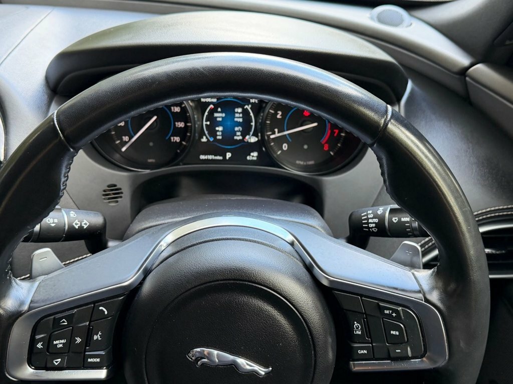 Jaguar XE Prestige Red #26