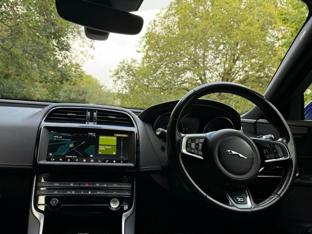 Jaguar XE Prestige Red #27
