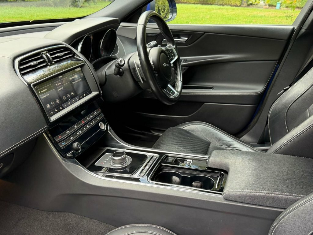 Jaguar XE Prestige Red #14