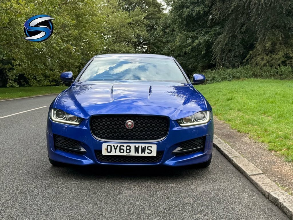Jaguar XE Prestige Red #8