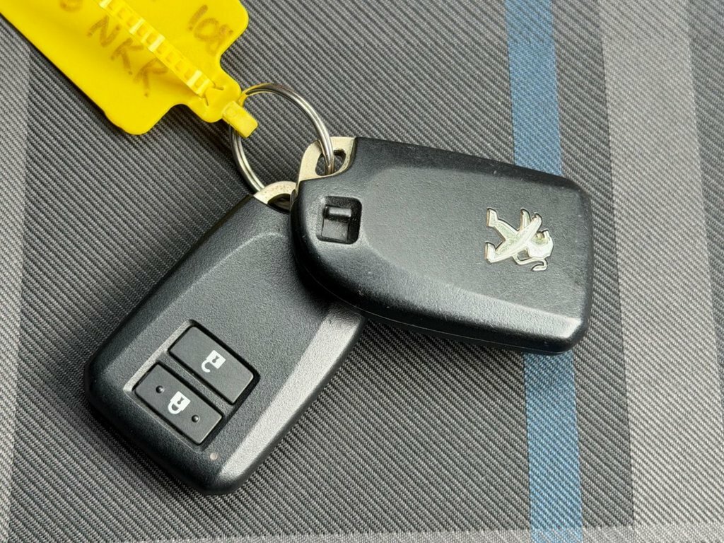 Peugeot 108 Active #28