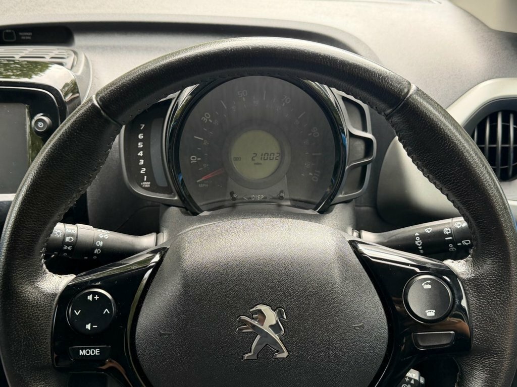Peugeot 108 Active #25