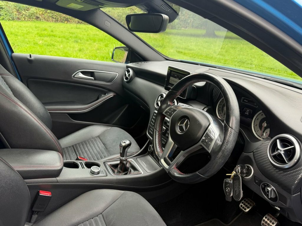 Mercedes-Benz A Class 1.6L Amg Sport Blue #2