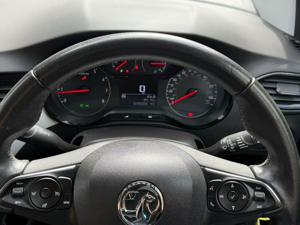 Vauxhall Crossland X Hatchback Grey #20