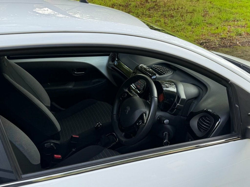 Peugeot 108 1.0 Allure Black #16