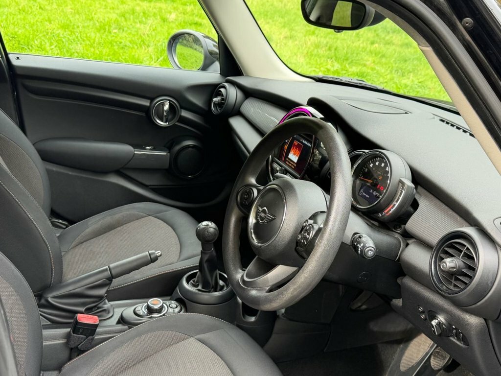 Mini Hatch 1.5L Cooper Black #2