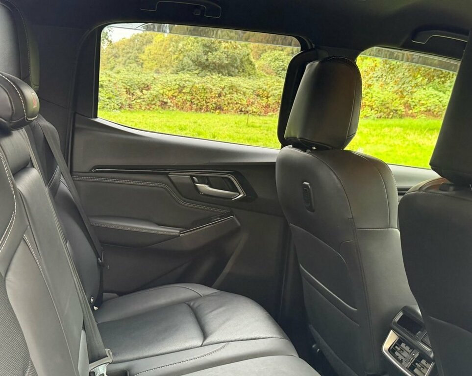 Isuzu D-Max Isuzu D-max 1.9 V-cross Double Cab 4X4 Black #28