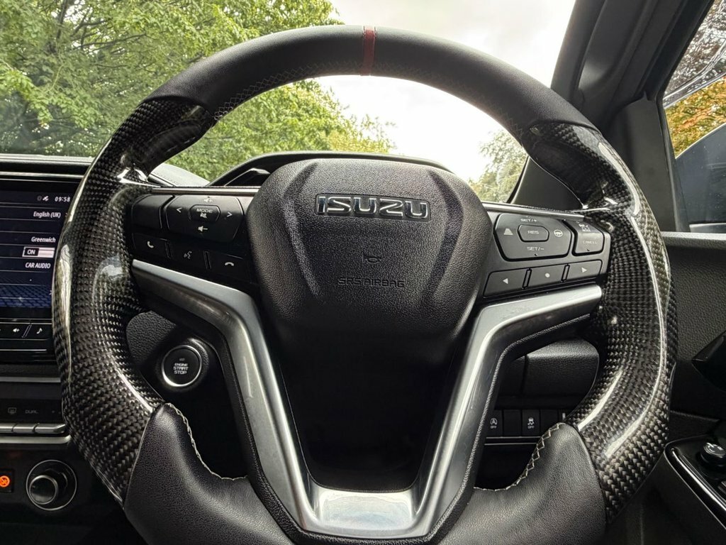 Isuzu D-Max Isuzu D-max 1.9 V-cross Double Cab 4X4 Black #47