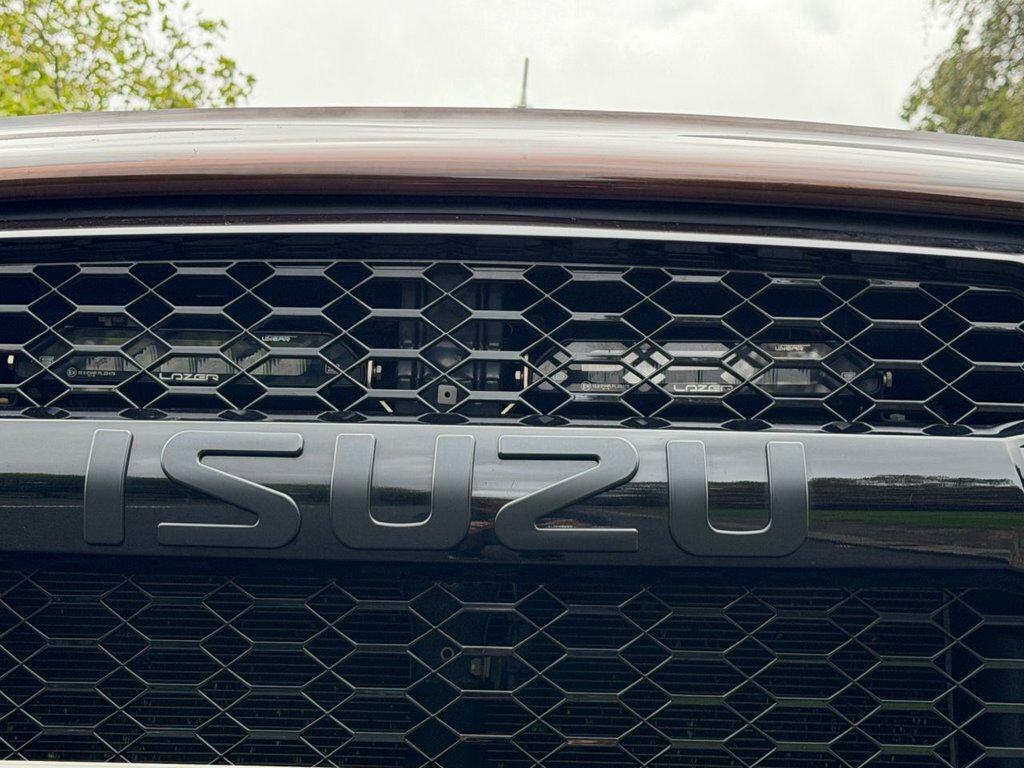 Isuzu D-Max Isuzu D-max 1.9 V-cross Double Cab 4X4 Black #16