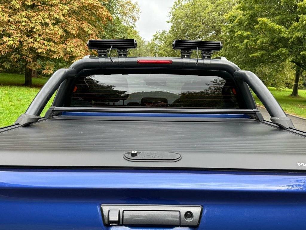 Isuzu D-Max Isuzu D-max 1.9 V-cross Double Cab 4X4 Black #19