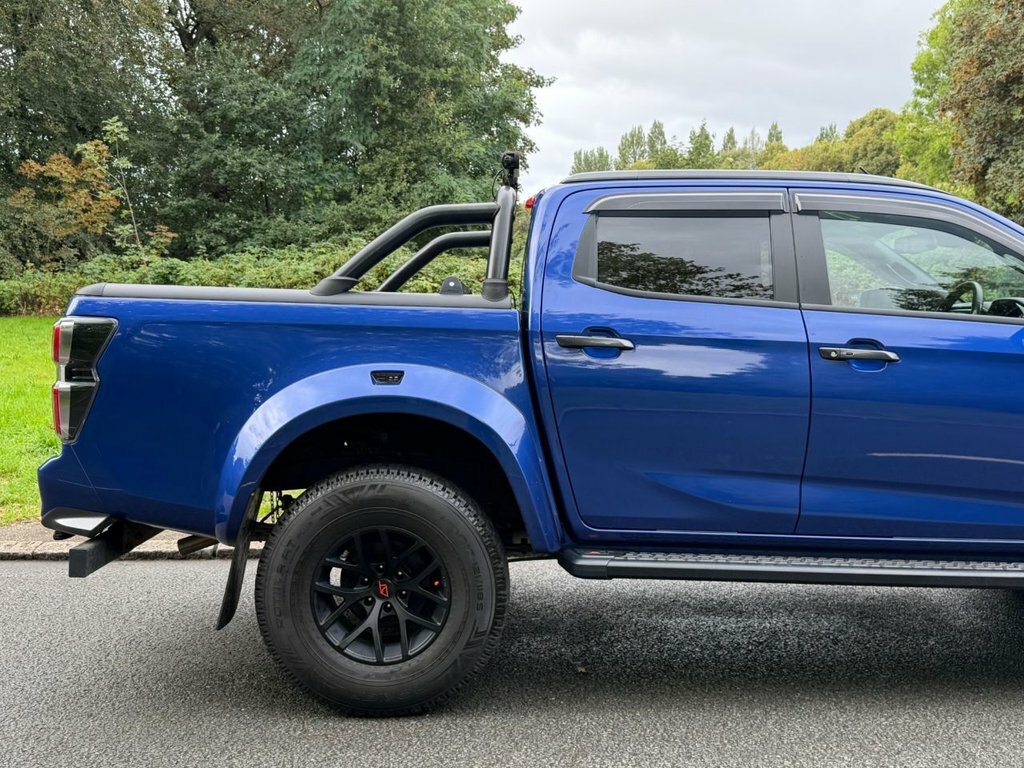 Isuzu D-Max Isuzu D-max 1.9 V-cross Double Cab 4X4 Black #11