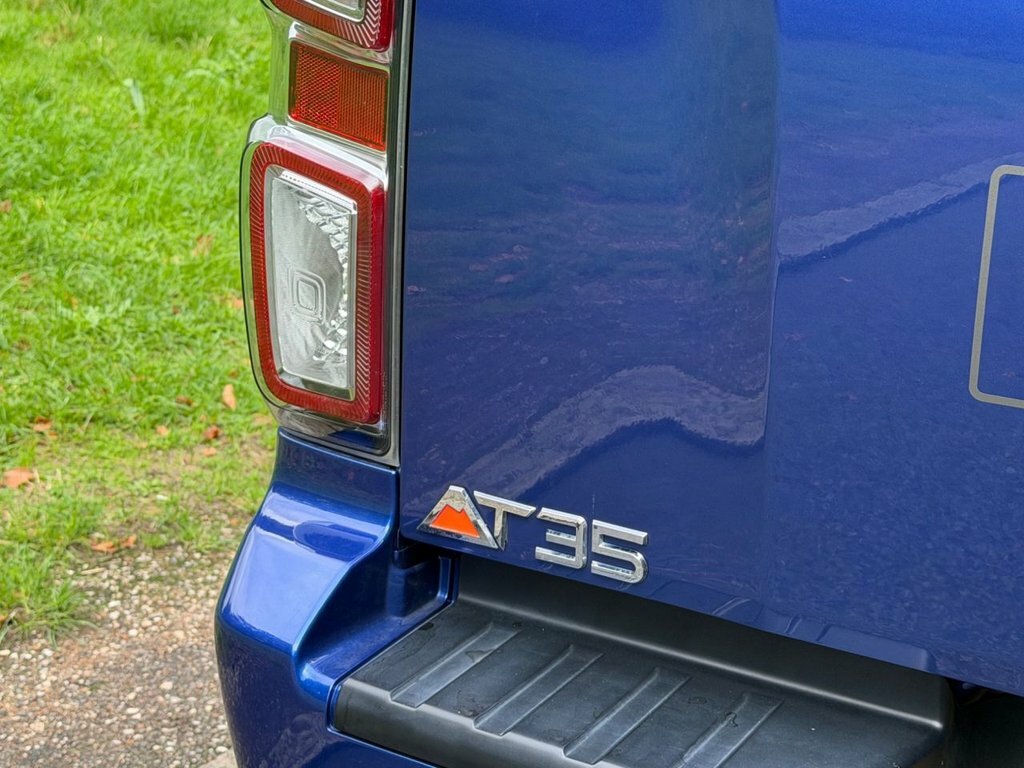 Isuzu D-Max Isuzu D-max 1.9 V-cross Double Cab 4X4 Black #15