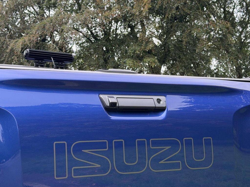 Isuzu D-Max Isuzu D-max 1.9 V-cross Double Cab 4X4 Black #36