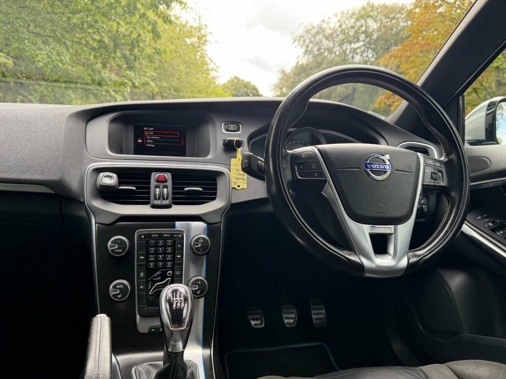 Volvo V40 V40 R-design Lux D2 White #22