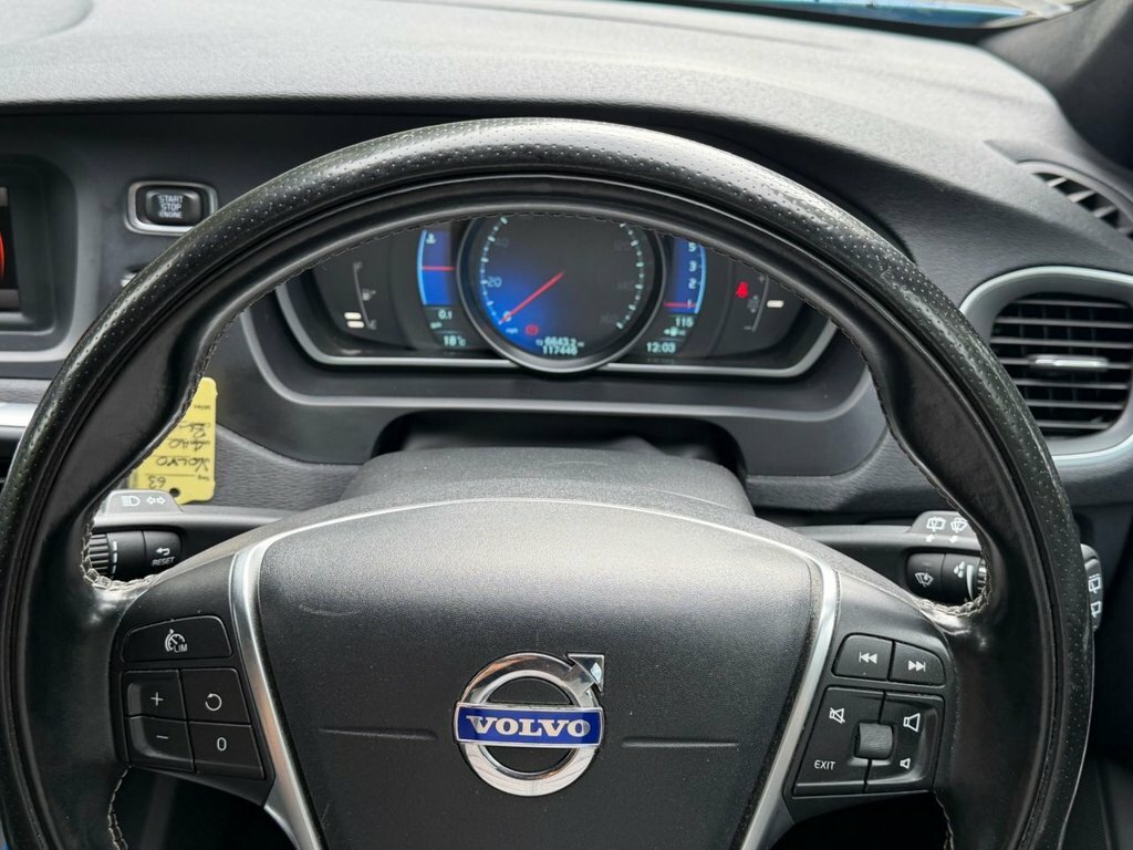 Volvo V40 V40 R-design Lux D2 White #21