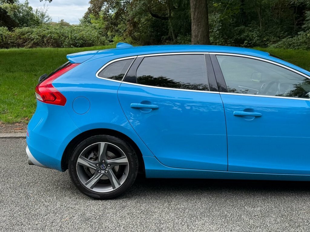 Volvo V40 V40 R-design Lux D2 White #8