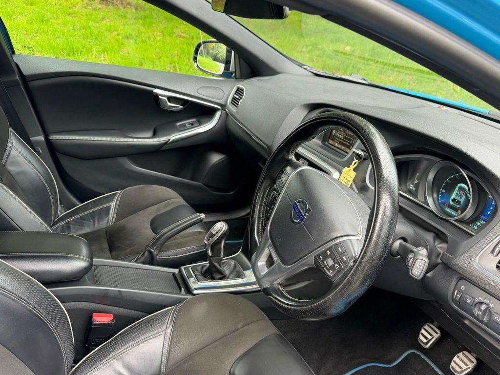 Volvo V40 1.6L R-design Blue #2
