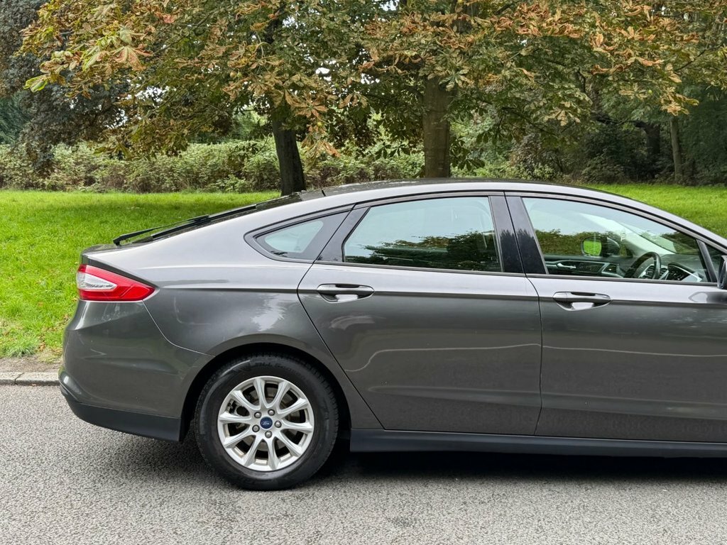 Ford Mondeo Hatchback St-line Tdci 201717 Blue #11