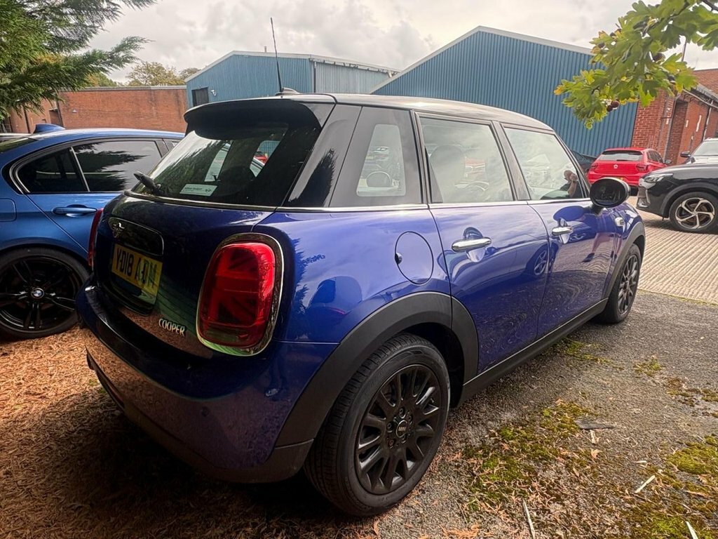 Mini Hatch Back Steptronic Euro 6 Ss 136 Ps Black #3