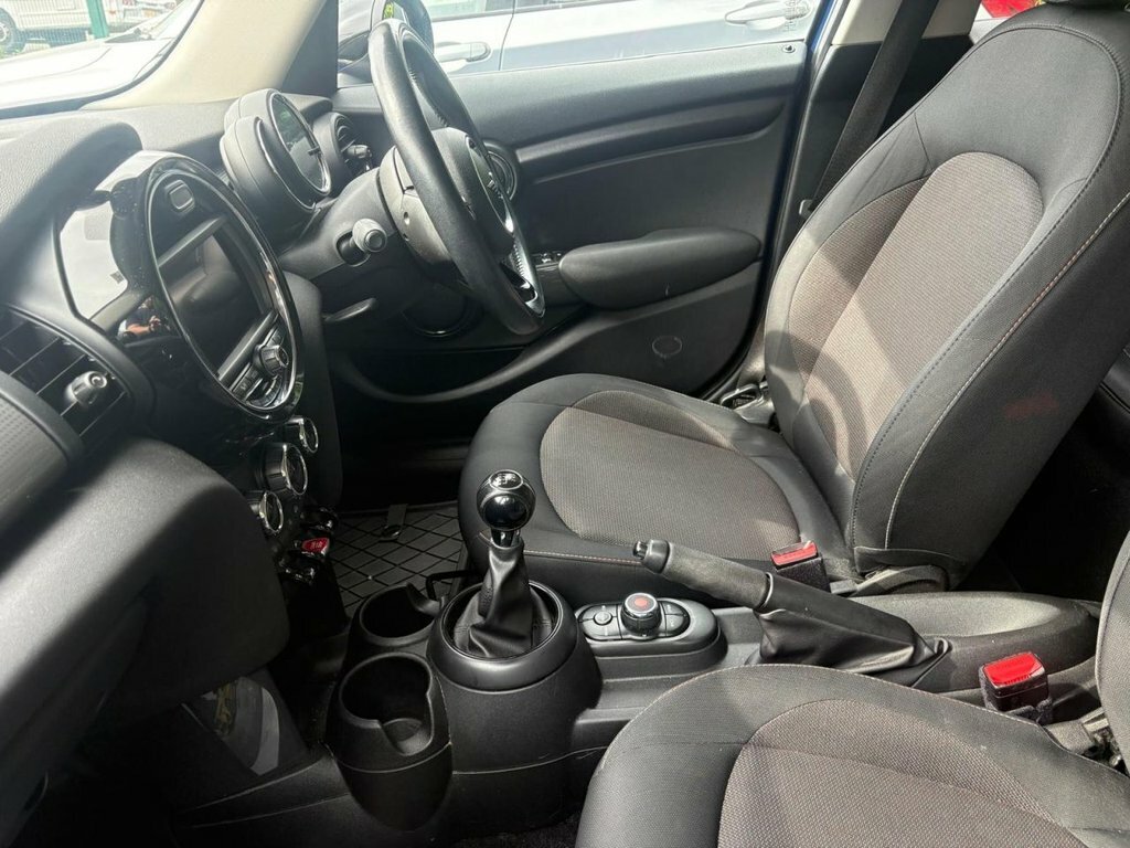 Mini Hatch Back Steptronic Euro 6 Ss 136 Ps Black #2
