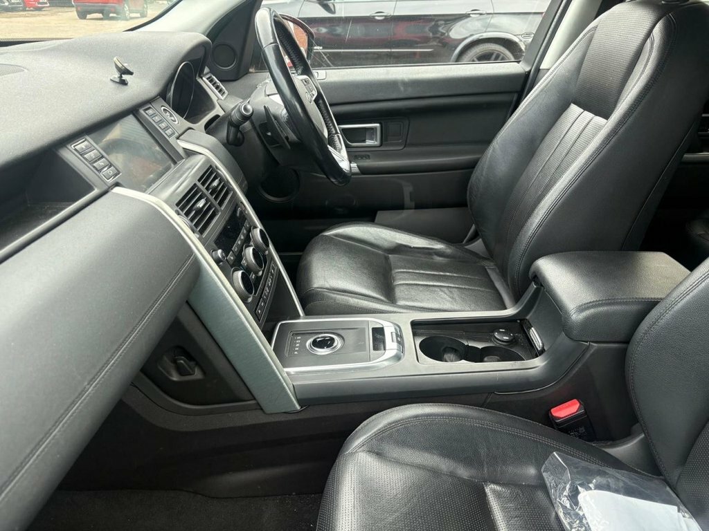 Land Rover Discovery Sport 2L Hse Black Red #6