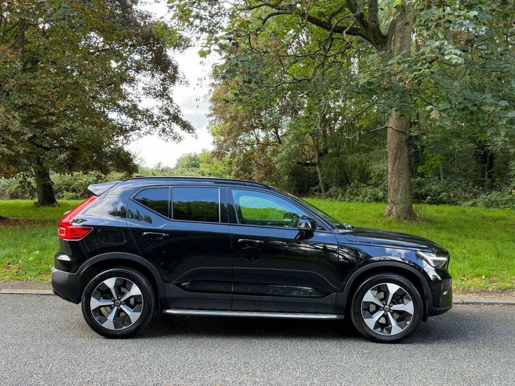 Volvo XC40 2L Ultimate Black #4