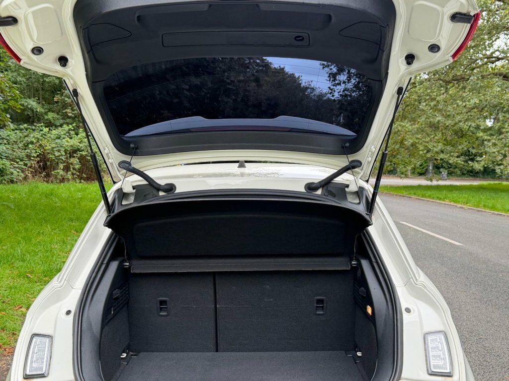 Audi A1 1.4 Tfsi Sport Euro 5 Ss White #17