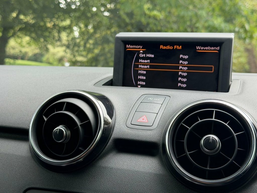 Audi A1 1.4 Tfsi Sport Euro 5 Ss White #22