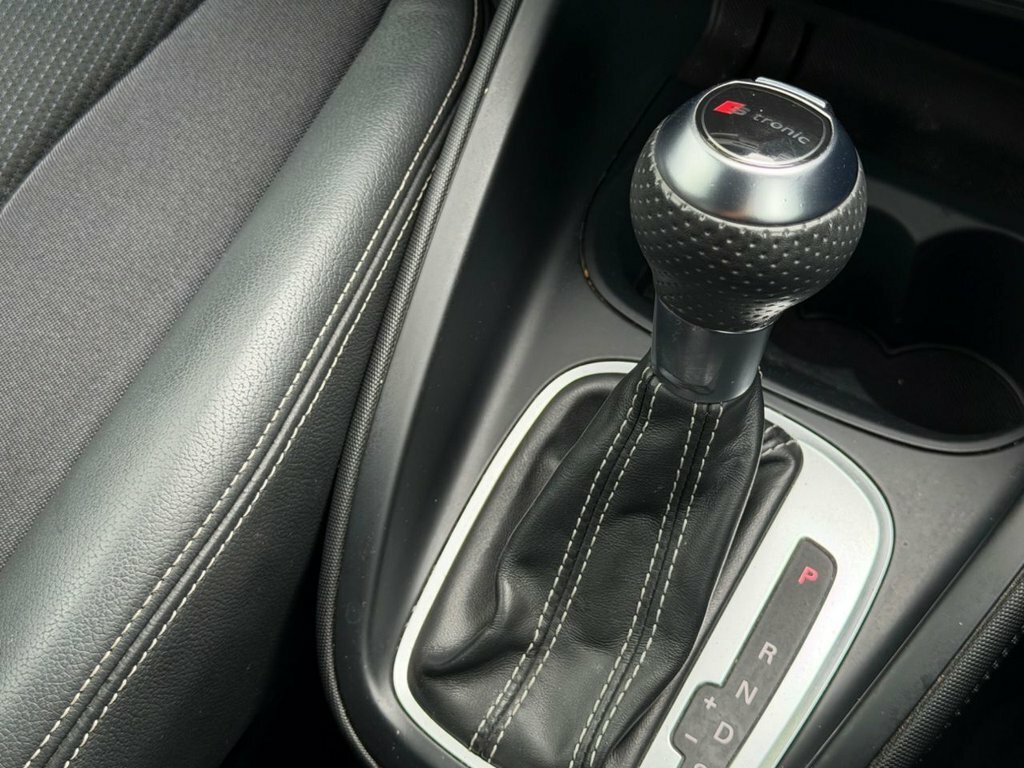 Audi A1 1.4 Tfsi Sport Euro 5 Ss White #24