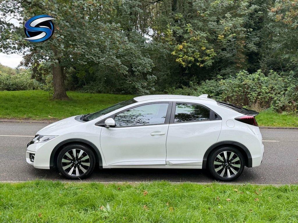 Honda Civic 1.8L Se Plus White #4
