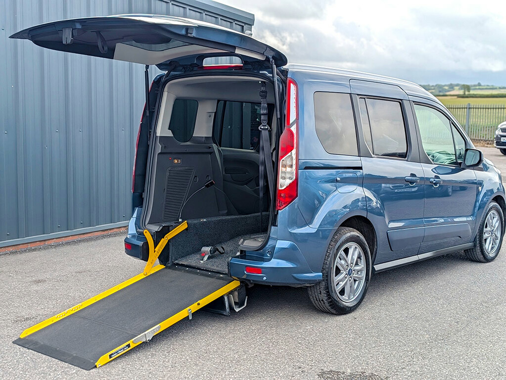 Ford Tourneo Connect 1.5L Ecoblue 120Ps Titanium Orange #19