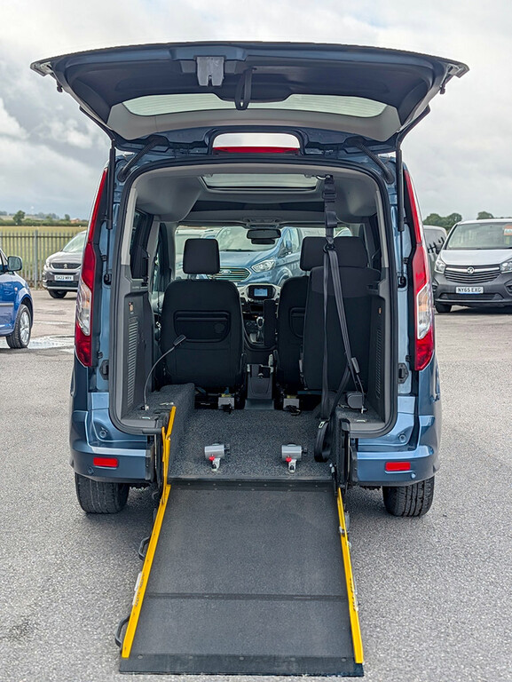 Ford Tourneo Connect 1.5L Ecoblue 120Ps Titanium Orange #20